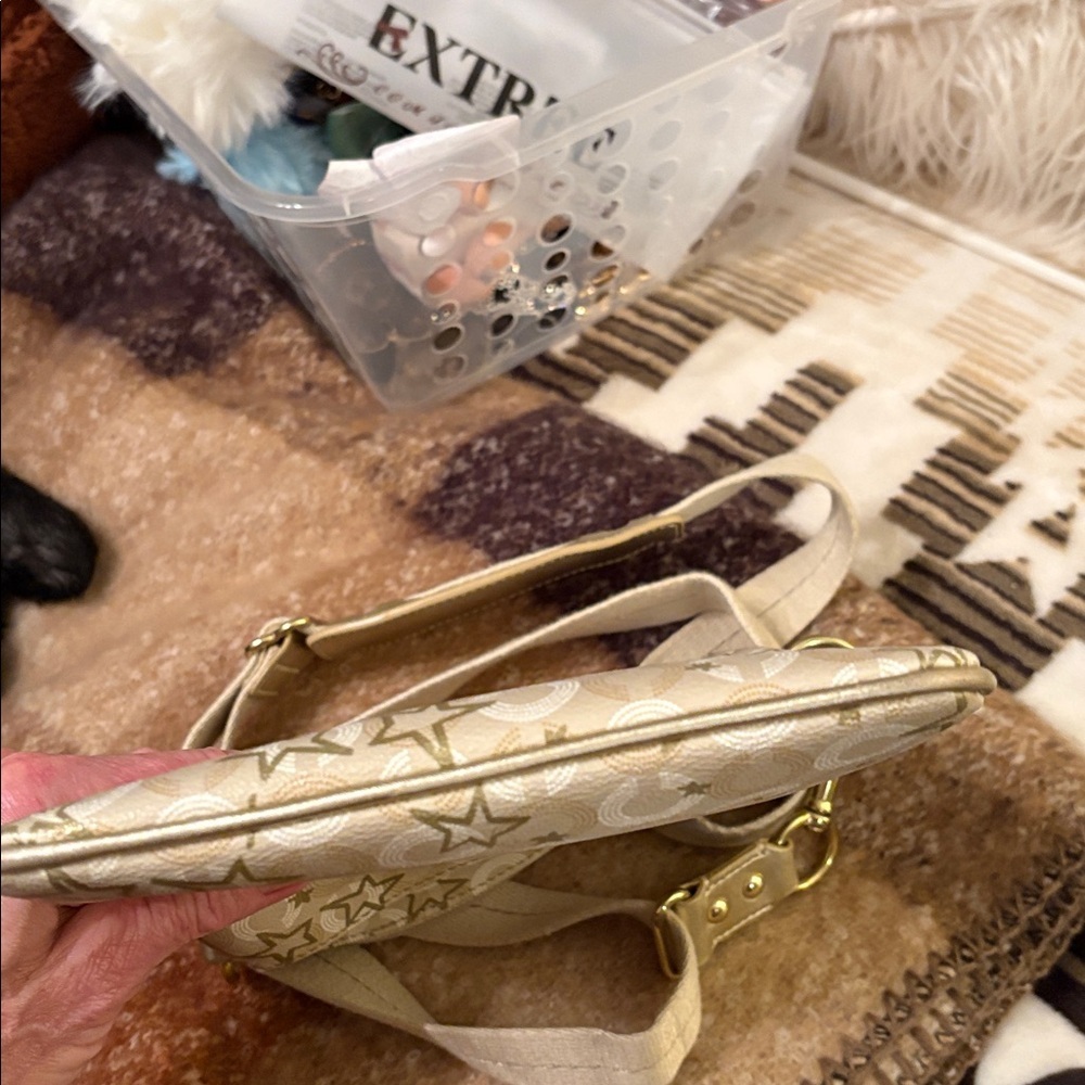 Coach Gold and Cream Waverly Snow Queen swing bag! - Picture 9 of 11